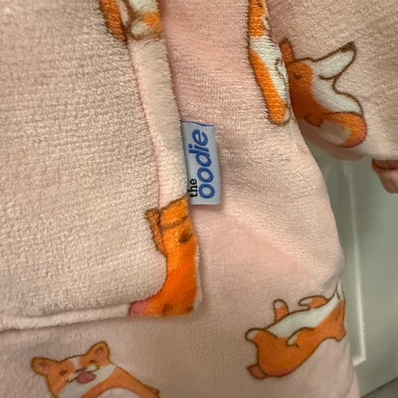 Cozy Pink Corgi Print Poncho - Picture 3 of 4